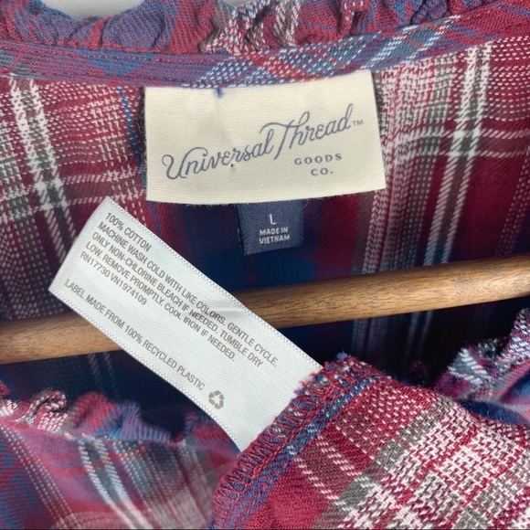 Universal Thread Sleeveless Plaid Button Blouse - Picture 5 of 8